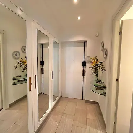 Le Colony